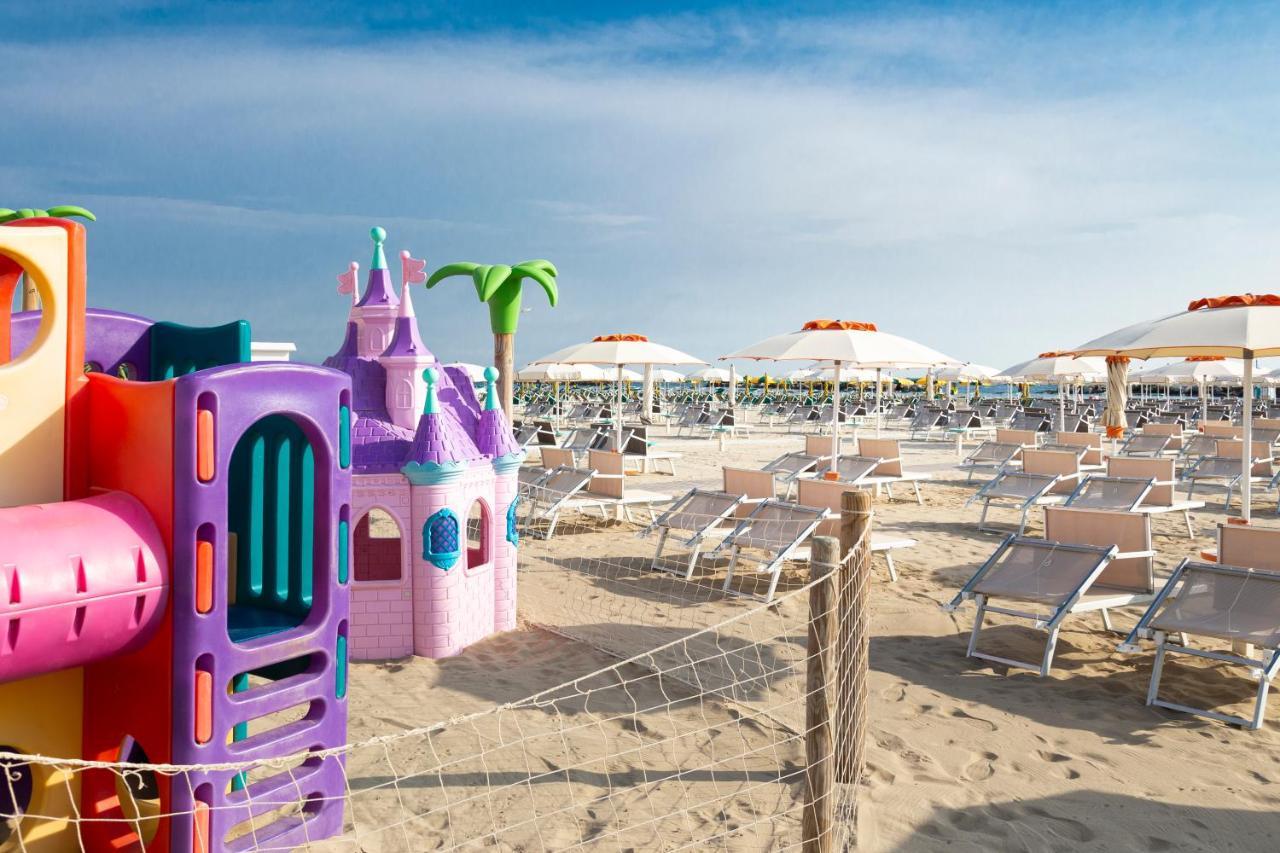 Hotel Castellucci Bellaria-Igea Marina Exterior foto