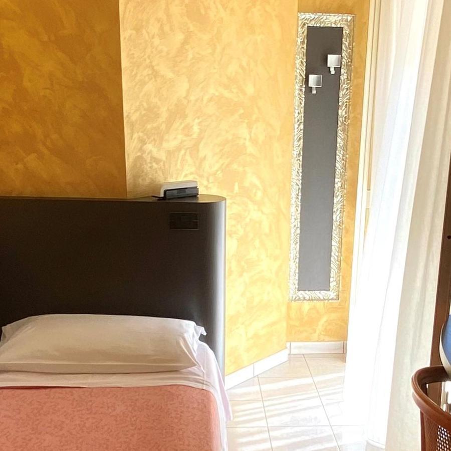 Hotel Castellucci Bellaria-Igea Marina Exterior foto
