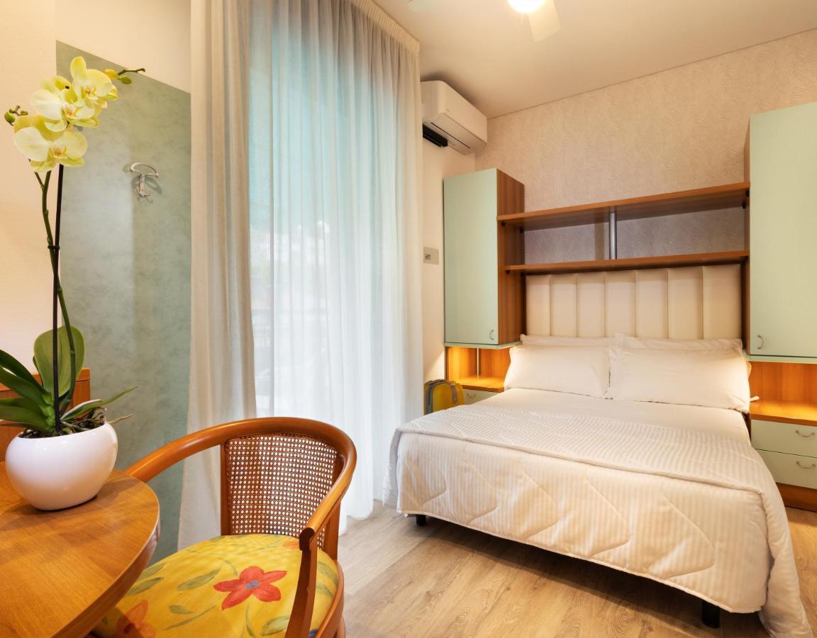 Hotel Castellucci Bellaria-Igea Marina Exterior foto
