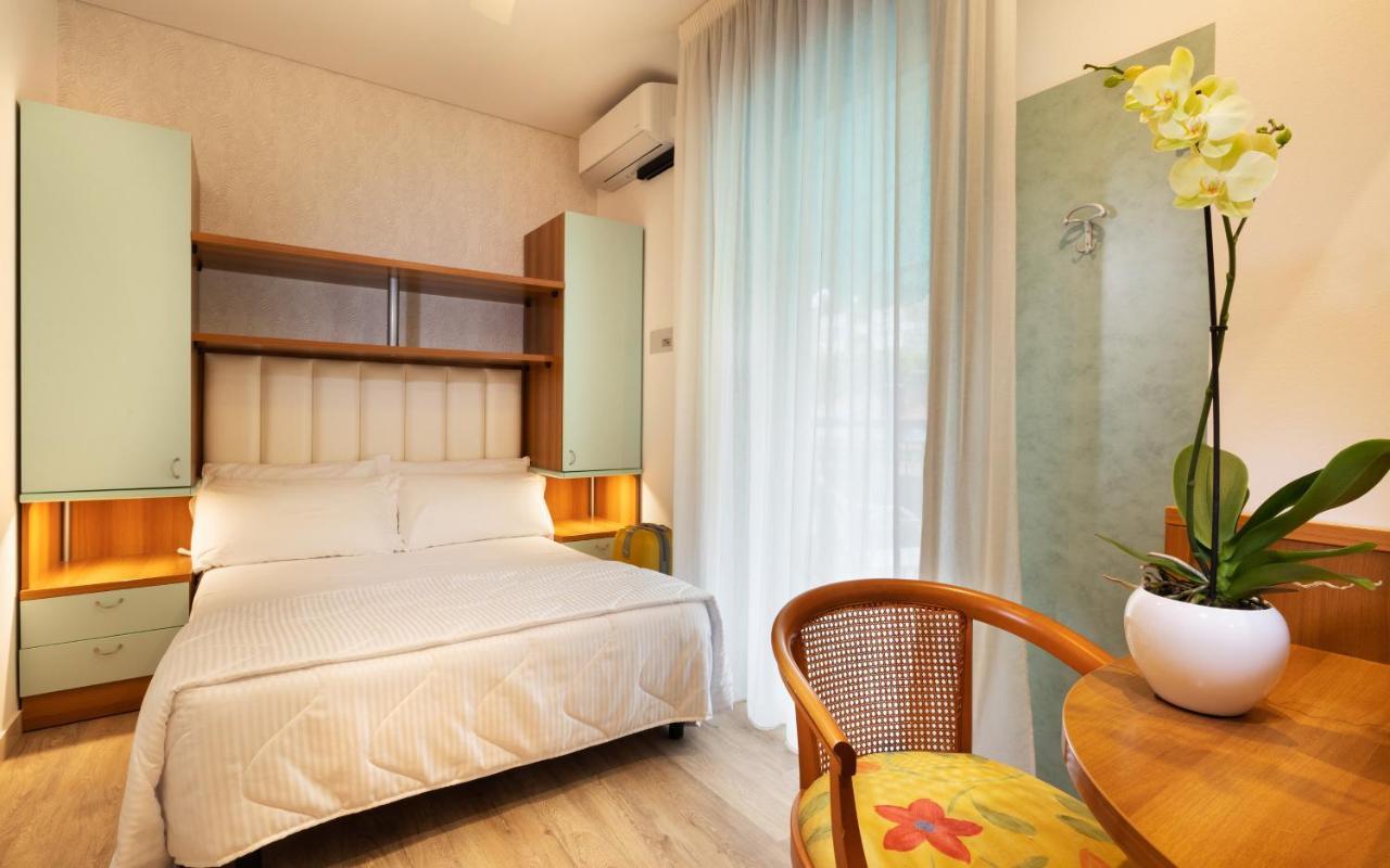 Hotel Castellucci Bellaria-Igea Marina Exterior foto